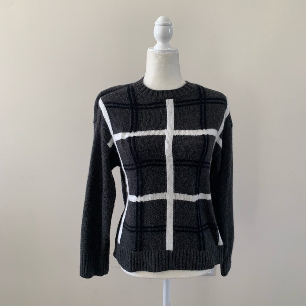 Nine West Dark Gray, Black, and White Crew Neck Sweater with Windowpane Pattern